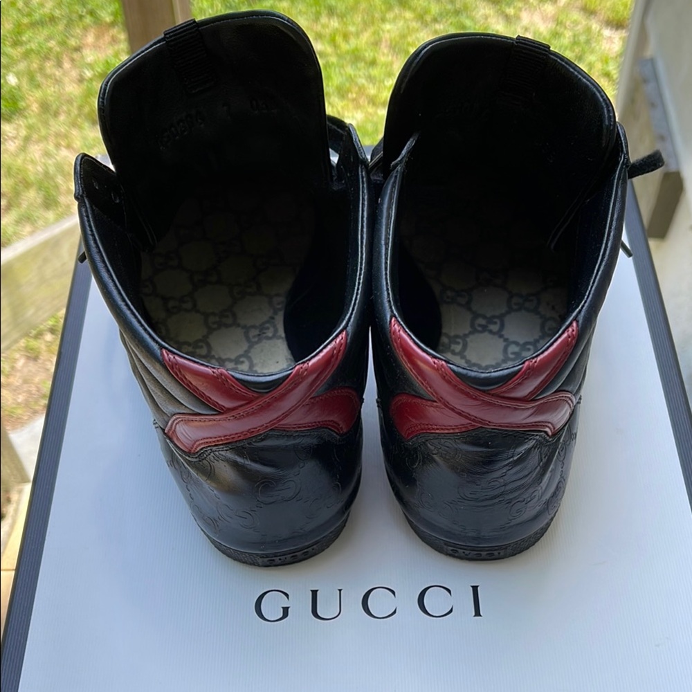 Gucci Black and Red Leather Sneakers 7G